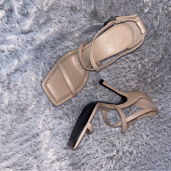 NWT Elegant Beige Strappy Heels - Picture 2 of 2